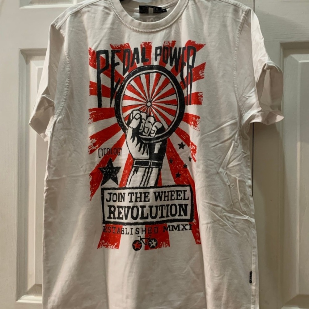 “CYCOLOGY” Men’s “Pedal Power” White / Red / Black T-Shirt. Size: X-Large